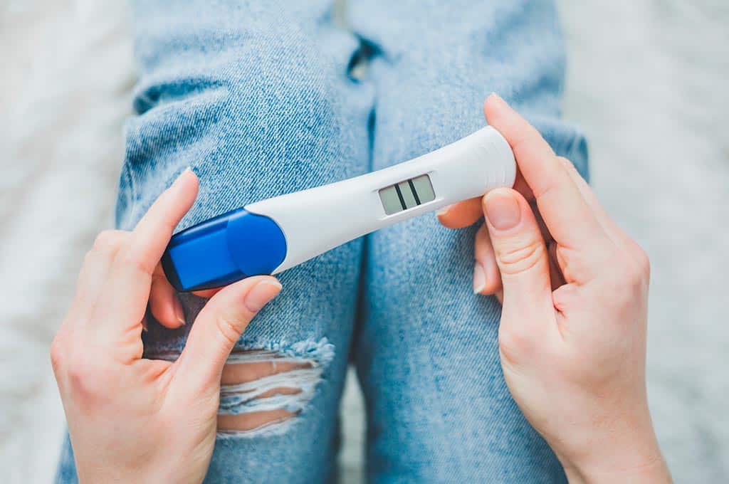 Teste de gravidez deu negativo, mas menstruação não vem
